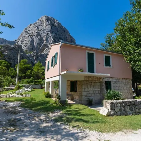 Amazing Apartment In Omis With Kitchen Exterior photo